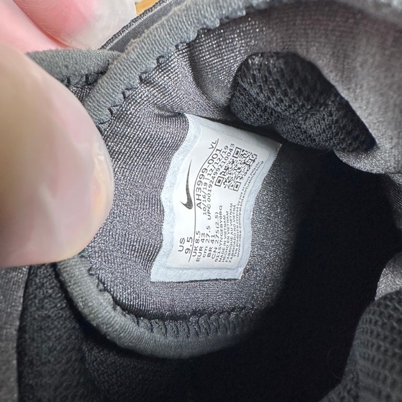 Athletic_Shoes